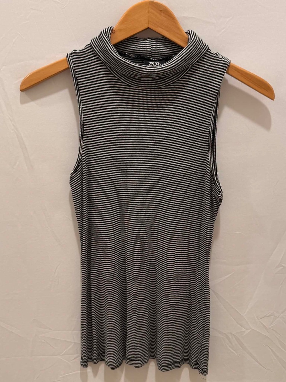 bobeau Women Black & White Striped Sleeveless ribbed Mock Neck Tank M
